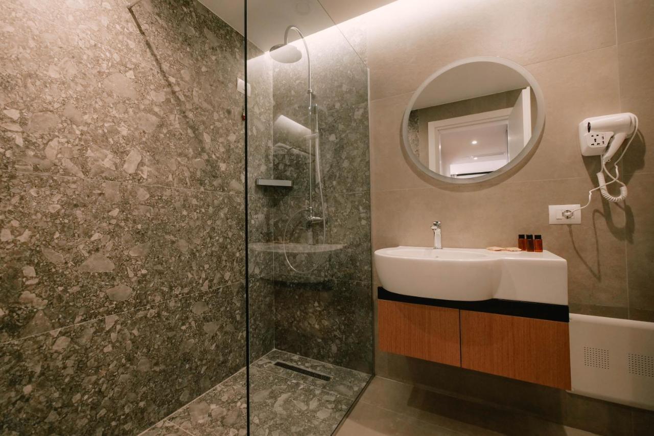 Standard Twin Room with Sea View